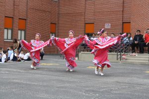 girls dancing