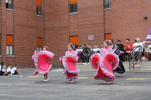 girls dancing